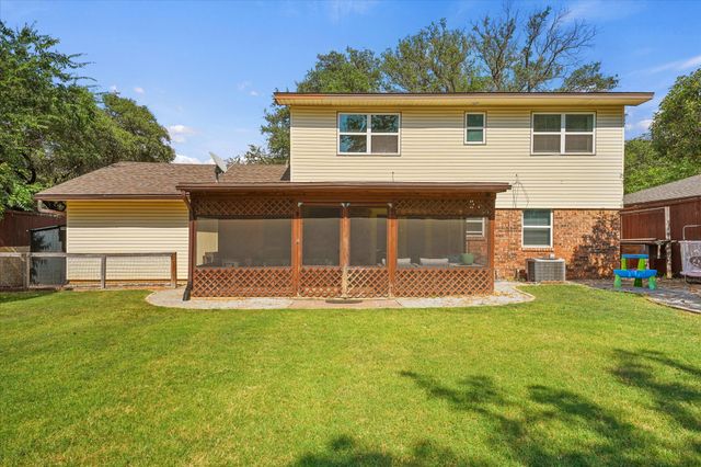 5431 Kings Manor Drive, Lake Dallas, TX 75065
