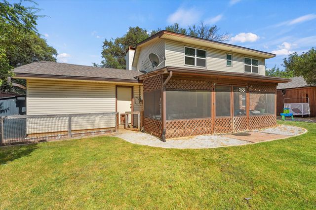 5431 Kings Manor Drive, Lake Dallas, TX 75065