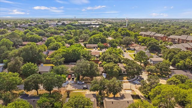 5431 Kings Manor Drive, Lake Dallas, TX 75065