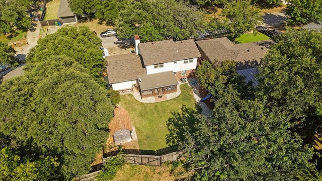 5431 Kings Manor Drive, Lake Dallas, TX 75065