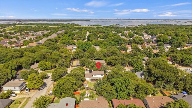 5431 Kings Manor Drive, Lake Dallas, TX 75065