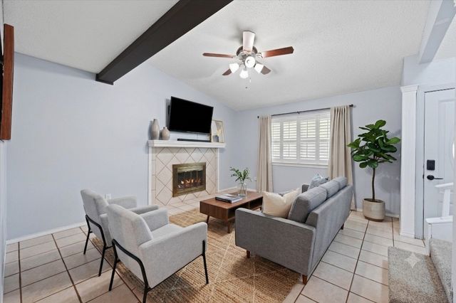 5431 Kings Manor Drive, Lake Dallas, TX 75065