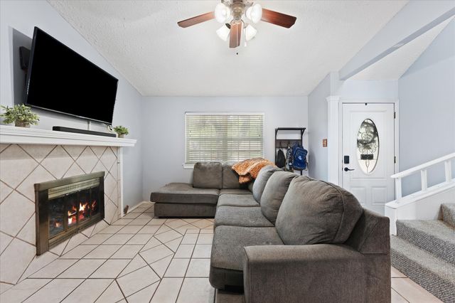 5431 Kings Manor Drive, Lake Dallas, TX 75065