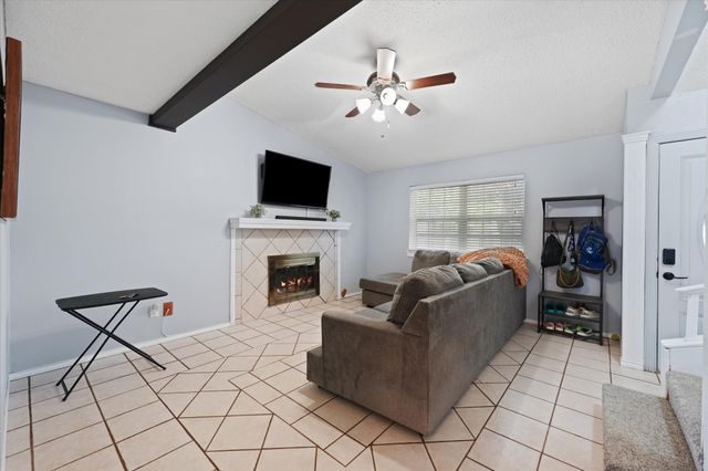 5431 Kings Manor Drive, Lake Dallas, TX 75065