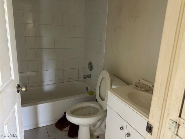 2254 Crystal DR, Fort Myers, FL 33907