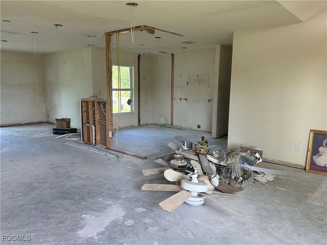 2254 Crystal DR, Fort Myers, FL 33907