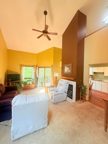 679 Dorland Road S, Maplewood, MN 55119