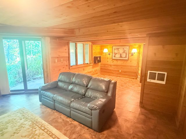 679 Dorland Road S, Maplewood, MN 55119