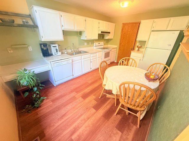 679 Dorland Road S, Maplewood, MN 55119