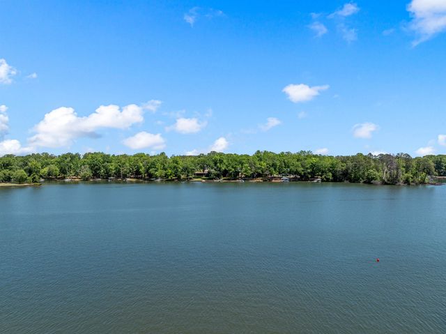 397 Lake Road, Inman, SC 29349