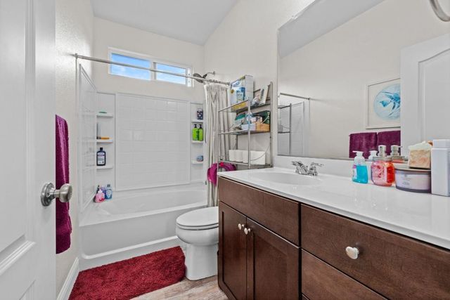 2875 Walker Way, Hollister, CA 95023