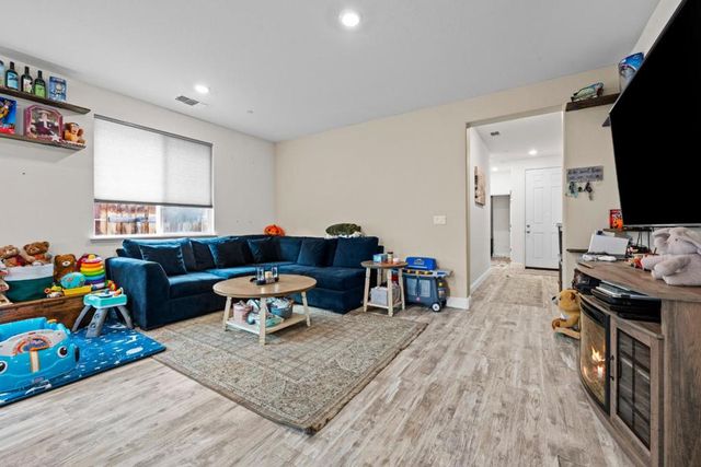 2875 Walker Way, Hollister, CA 95023