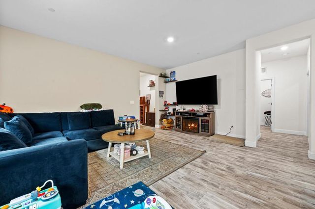 2875 Walker Way, Hollister, CA 95023