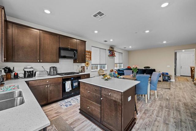 2875 Walker Way, Hollister, CA 95023