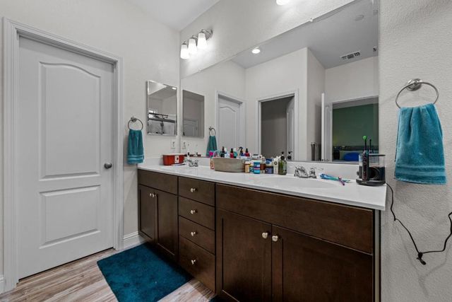 2875 Walker Way, Hollister, CA 95023