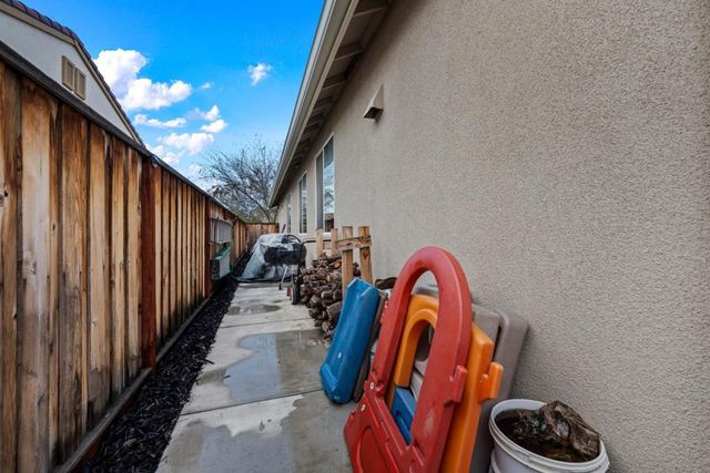 2875 Walker Way, Hollister, CA 95023