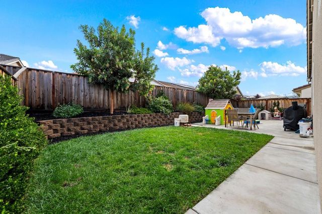 2875 Walker Way, Hollister, CA 95023