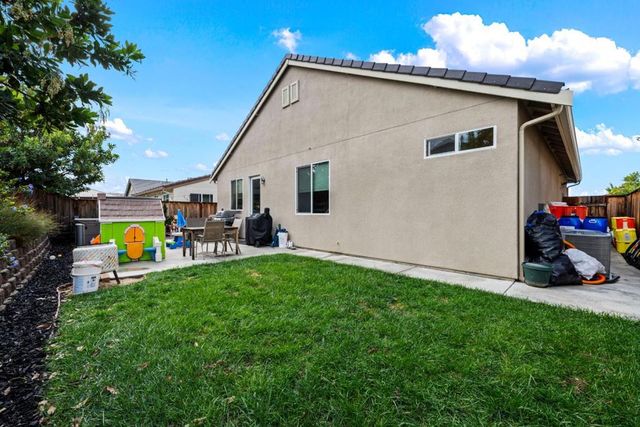 2875 Walker Way, Hollister, CA 95023