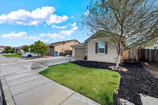 2875 Walker Way, Hollister, CA 95023