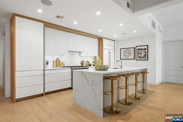 720 Clinton Street 508, Hoboken, NJ 07030