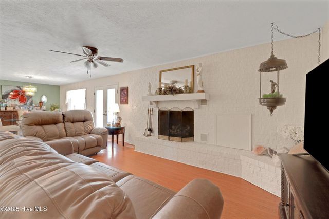 320 Pinecrest Drive, Chadbourn, NC 28431