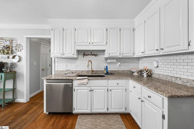 8 River Way Drive, Greer, SC 29651