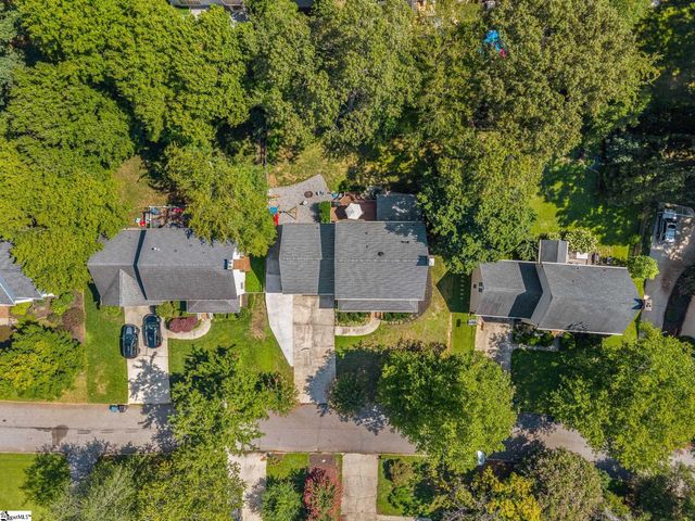 8 River Way Drive, Greer, SC 29651