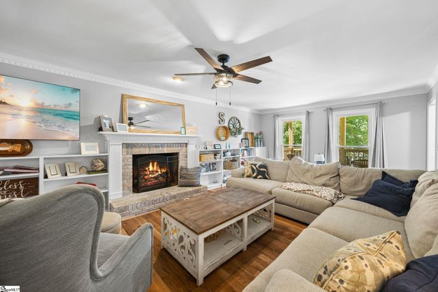 8 River Way Drive, Greer, SC 29651