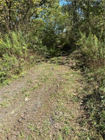 825 E Poland Ave, Bessemer, PA 16112