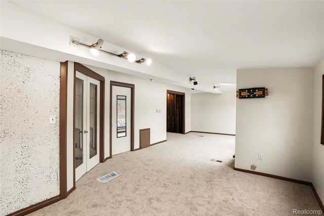 13490 Lakebrook Drive, Tyrone Township, MI 48430