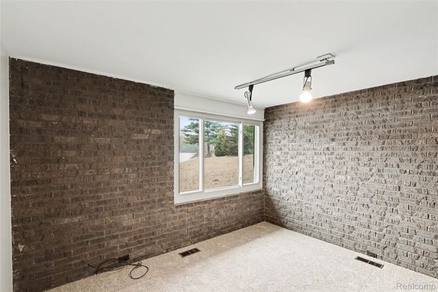 13490 Lakebrook Drive, Tyrone Township, MI 48430