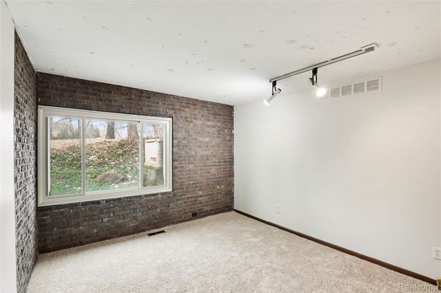 13490 Lakebrook Drive, Tyrone Township, MI 48430