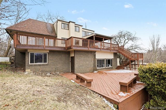 13490 Lakebrook Drive, Tyrone Township, MI 48430