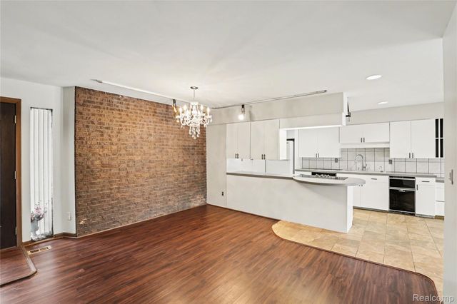 13490 Lakebrook Drive, Tyrone Township, MI 48430