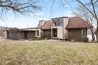 13490 Lakebrook Drive, Tyrone Township, MI 48430