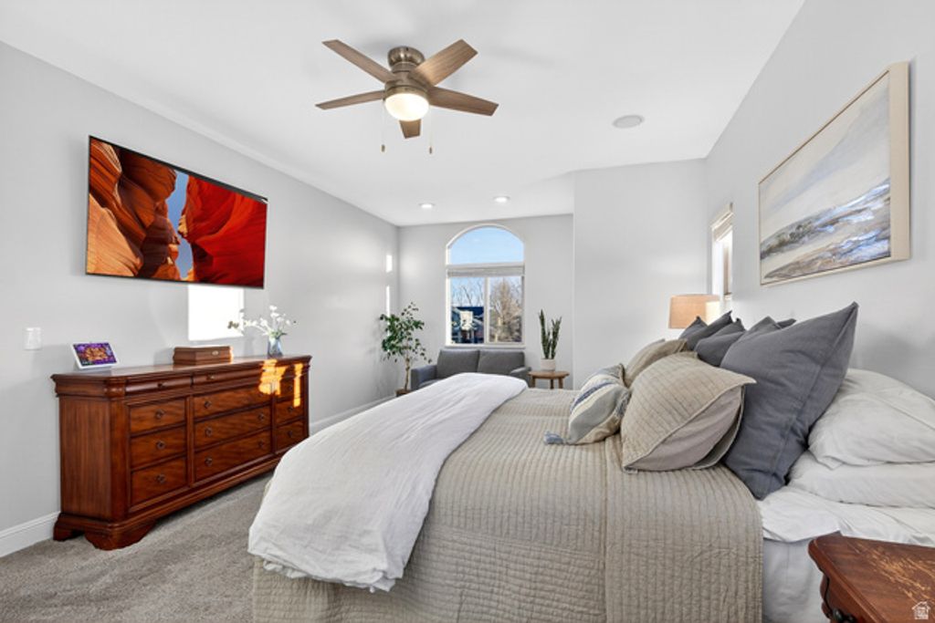 Image 22 of property listing at 1898 W OLD FORT CIR, Farmington, UT 84025