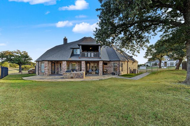 111 Highland Court, Boyd, TX 76023