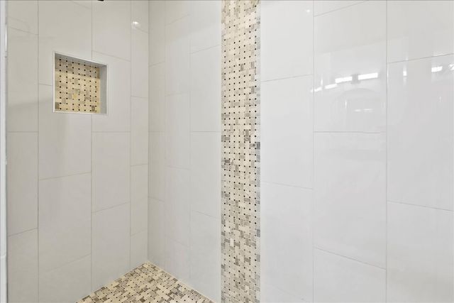 1227 N Avondale Cir, Nashville, TN 37207