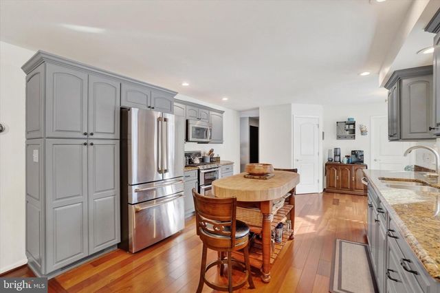 2350 SUTTON RD, York, PA 17403