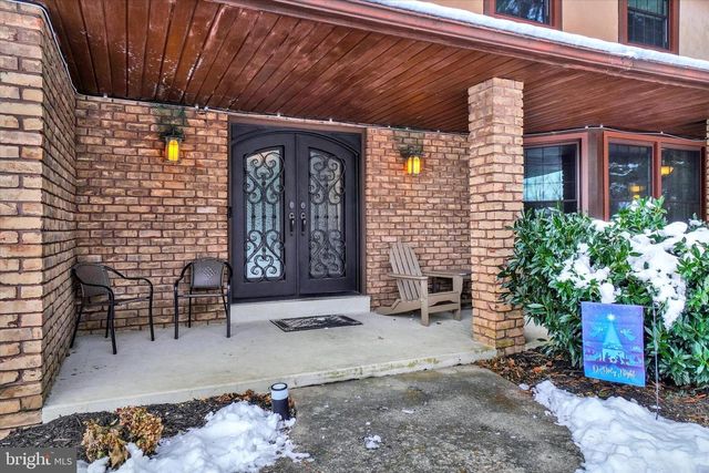 2350 SUTTON RD, York, PA 17403