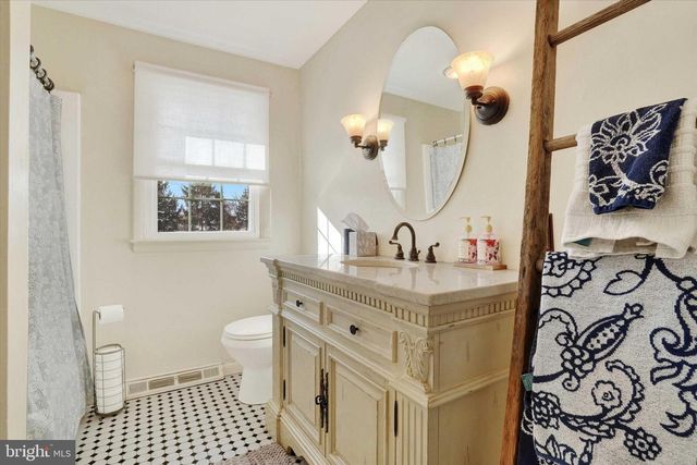 2350 SUTTON RD, York, PA 17403