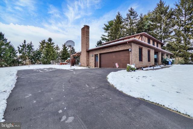 2350 SUTTON RD, York, PA 17403