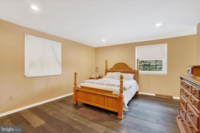 2350 SUTTON RD, York, PA 17403