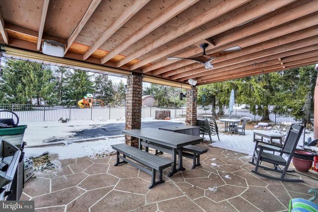 2350 SUTTON RD, York, PA 17403