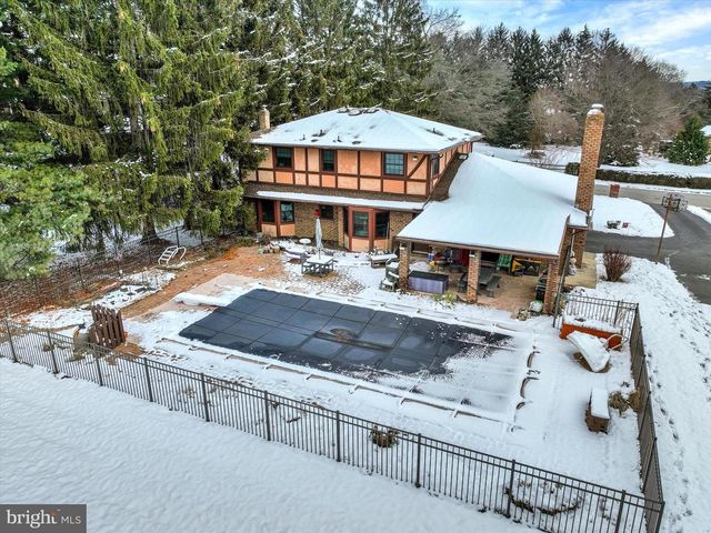 2350 SUTTON RD, York, PA 17403