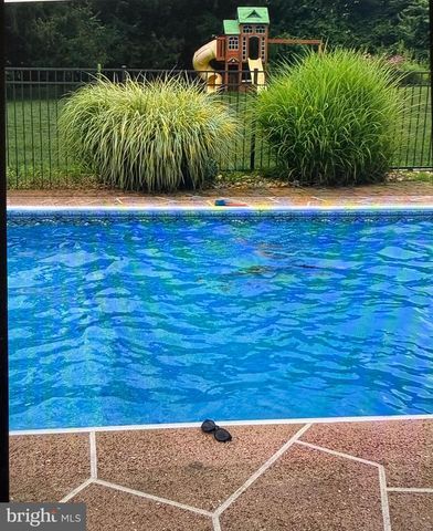 2350 SUTTON RD, York, PA 17403