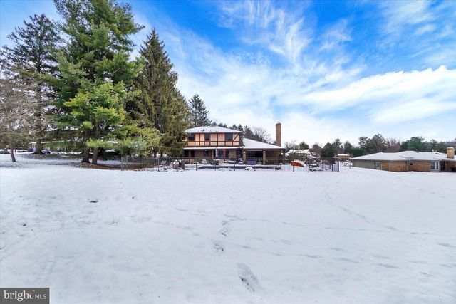 2350 SUTTON RD, York, PA 17403