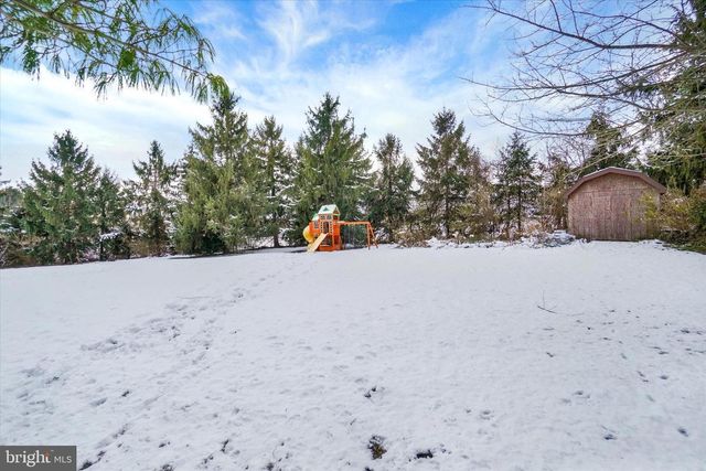 2350 SUTTON RD, York, PA 17403