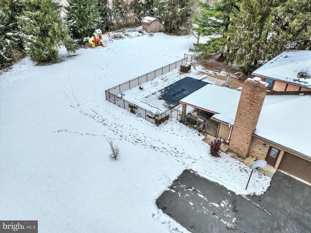 2350 SUTTON RD, York, PA 17403