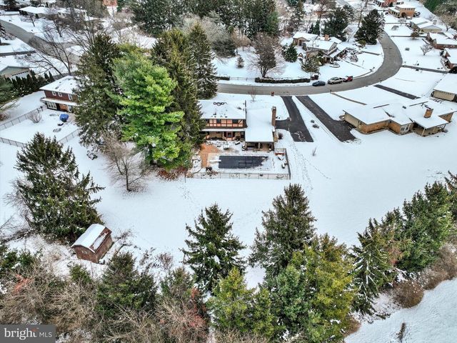 2350 SUTTON RD, York, PA 17403